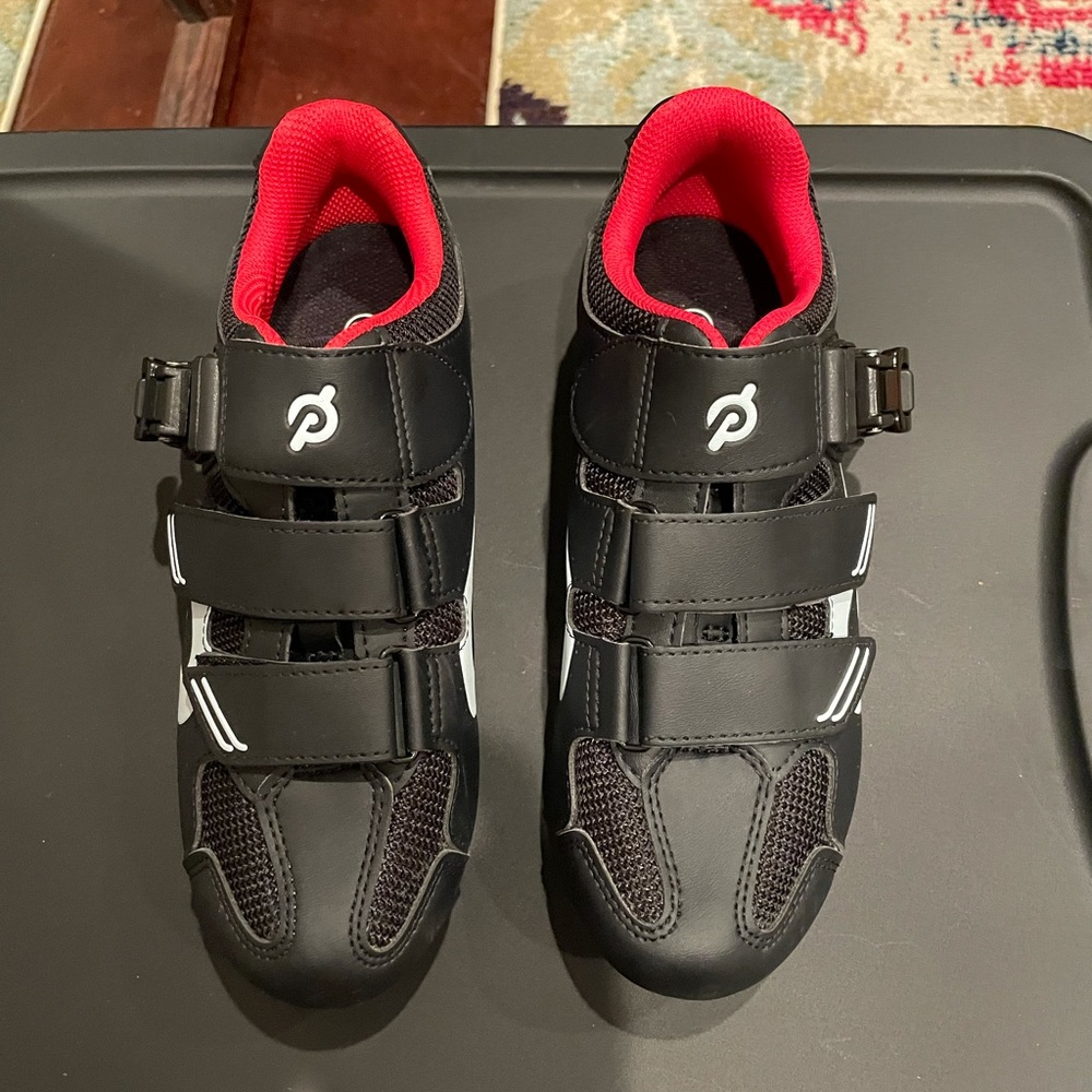 Peloton like new cycling shoes sz 38